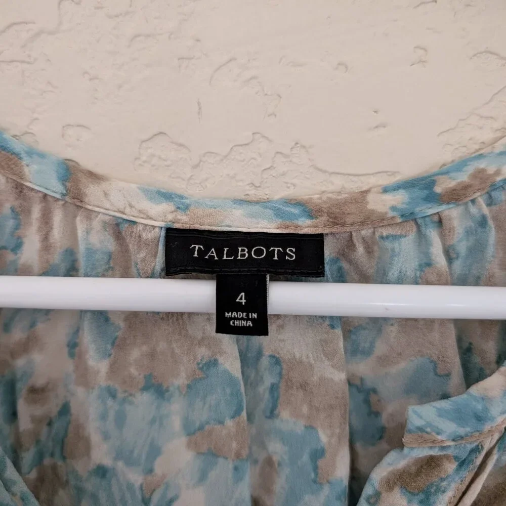 Talbots 100% Silk Watercolor Blue Button Blouse Size 4 - Picture 3 of 6
